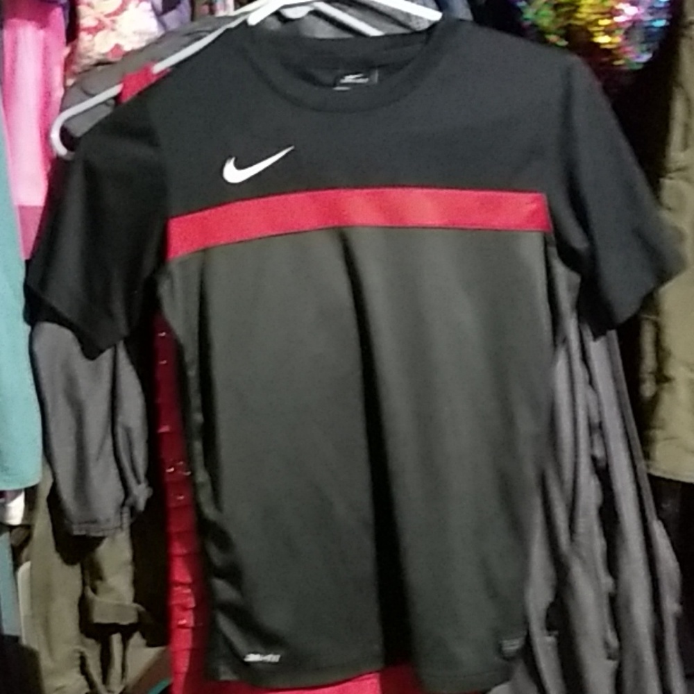 Boys Nike red and black T-shirt